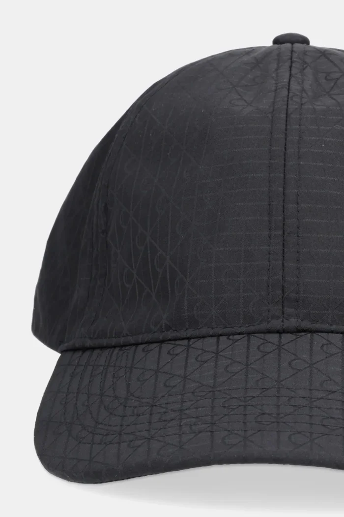 CALVIN KLEIN Шапка с козирка в черно LV04D5067G