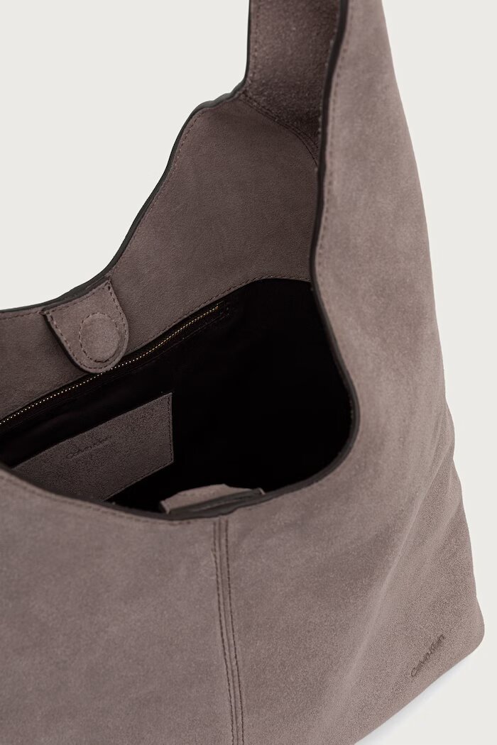 CALVIN KLEIN шопинг чанта дамска от велур виолетова LV04F3690G