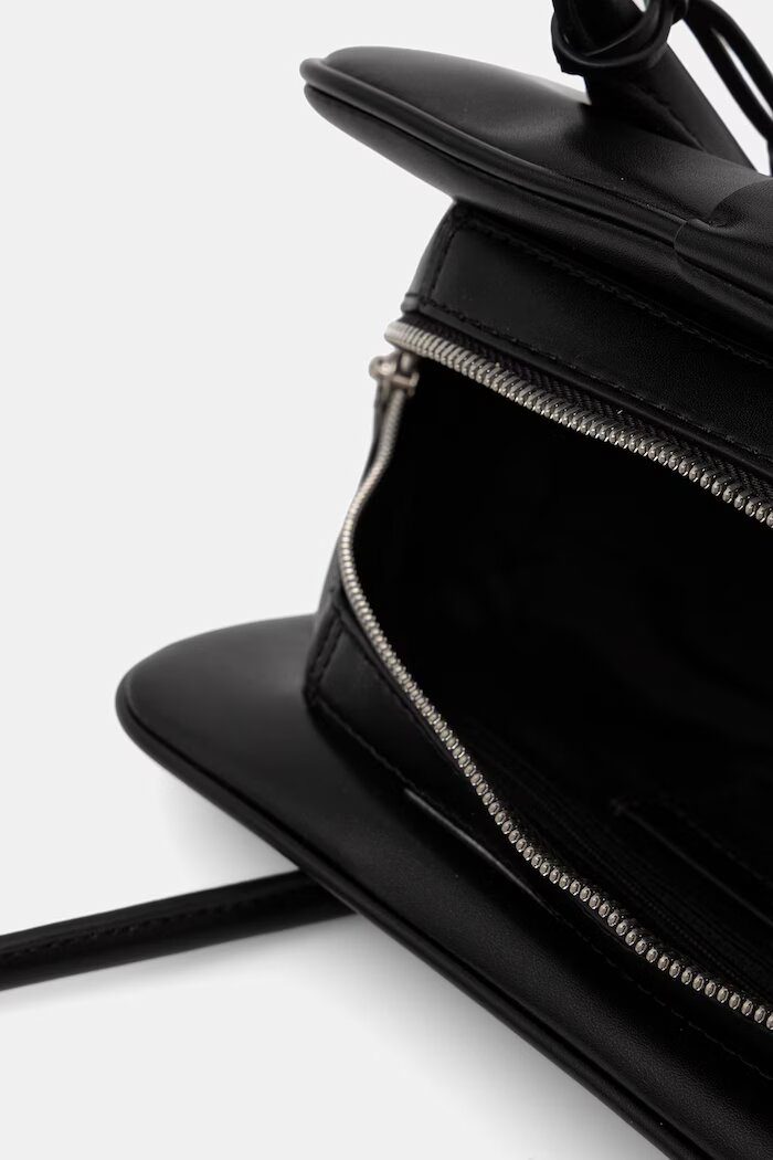 CALVIN KLEIN структурирана чанта дамска от имитация на кожа черна LV04F3369G