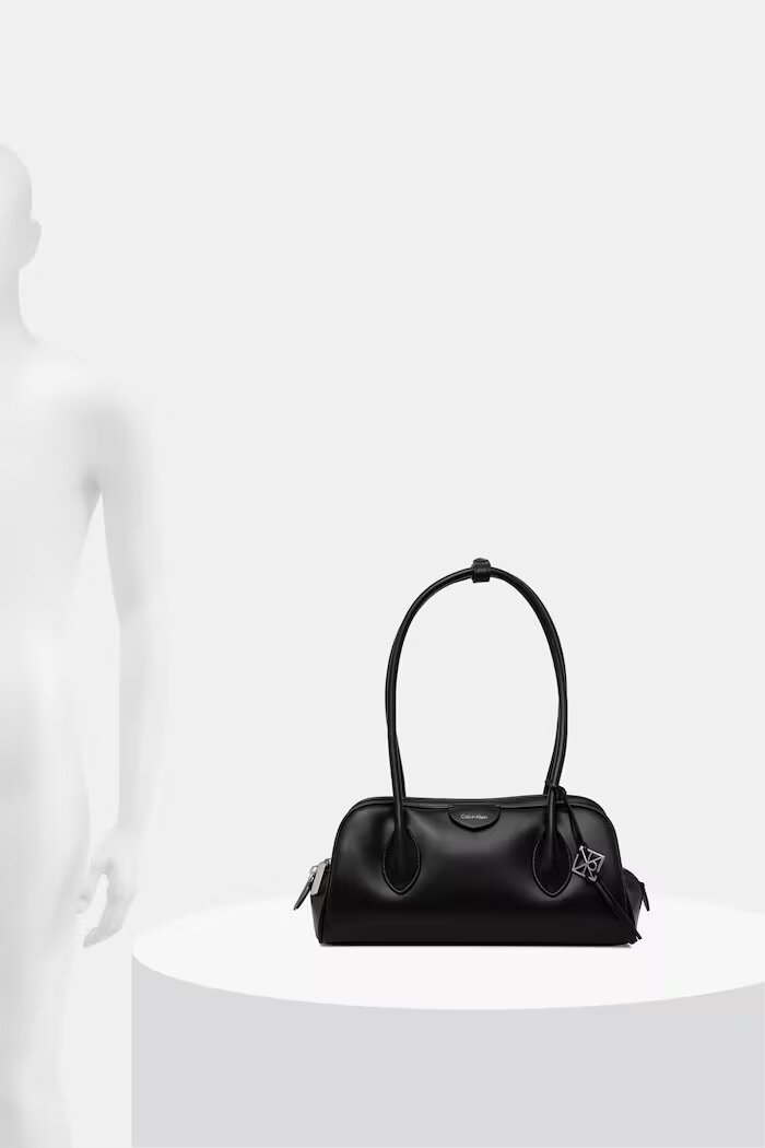 CALVIN KLEIN структурирана чанта дамска от имитация на кожа черна LV04F3369G