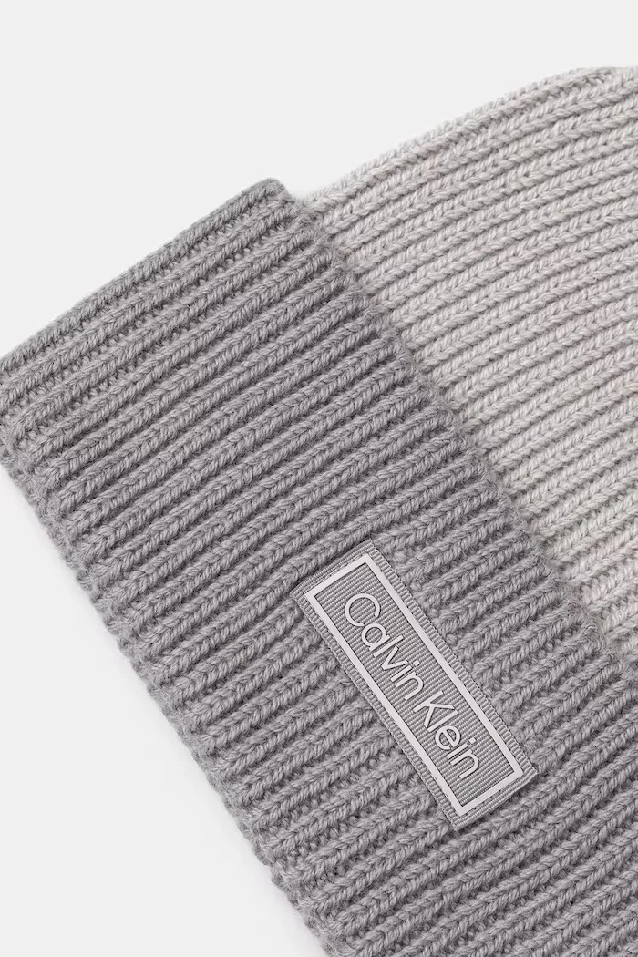 CALVIN KLEIN Вълнена шапка в сиво LV04D8029G
