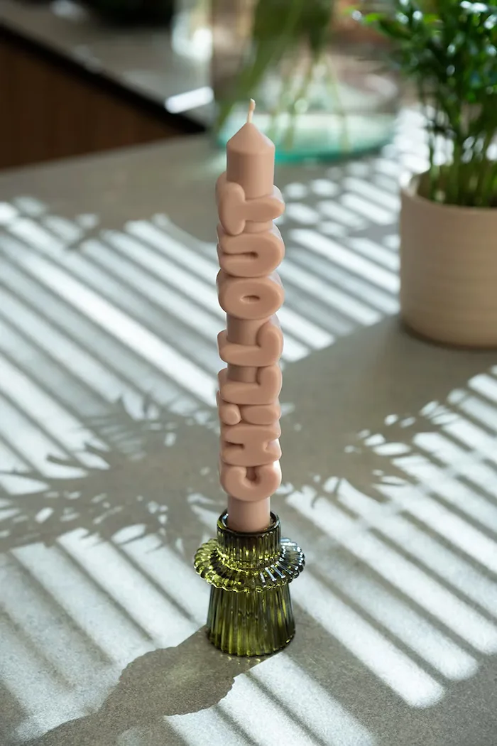 CandleHand Декоративна свещ Chill Out 23 cm в оранжево