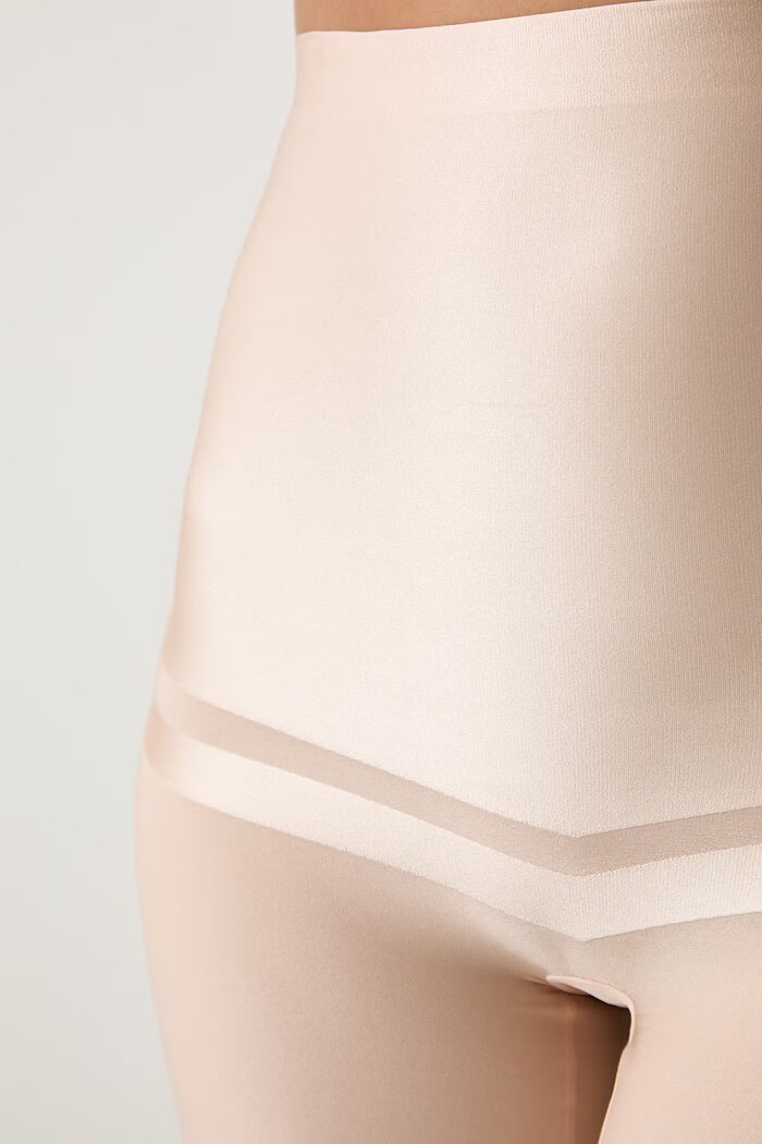 Chantelle оформящ къс панталон дамски Brilliant Shaping бежов C1B550