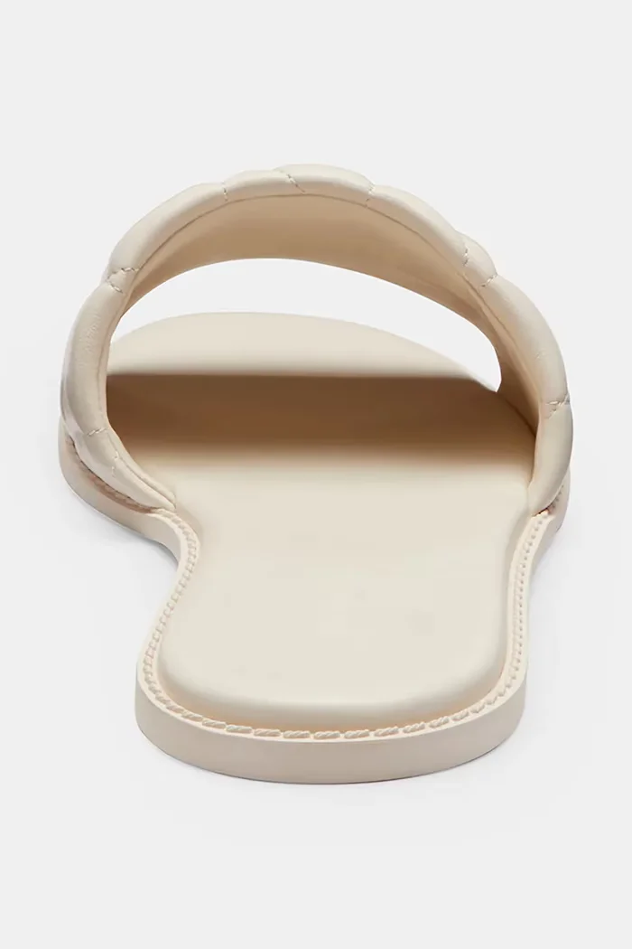 Coach чехли с равна подметка дамски от кожа Holly Quilted Leather Sandal бели CEF42