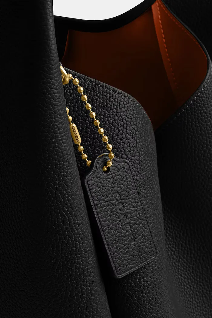 Coach Кожена чанта Lana Shoulder Bag в черно CM544