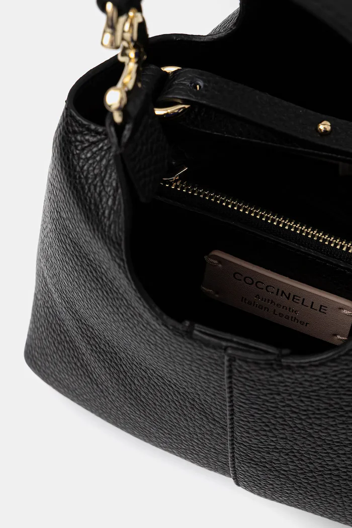 COCCINELLE чанта crossbody дамска от кожа черна E1 SHA 58 01 01