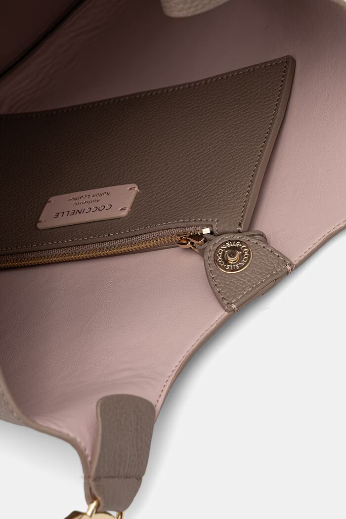 COCCINELLE чанта дамска от кожа кафява E1 SHA 11 01 01