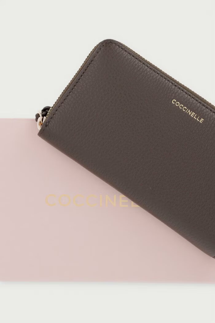 COCCINELLE портфейл дамски от кожа зелен E2 VKP 11 32 01