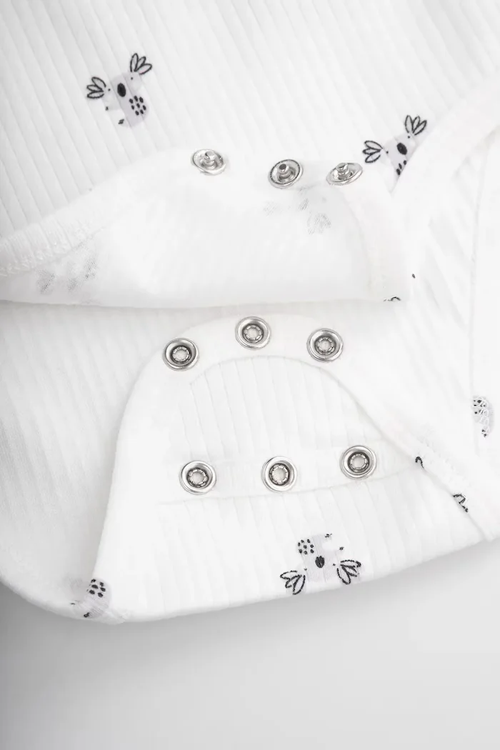 Coccodrillo боди за бебе с памук бежово SMILE UNISEX NEWBORN