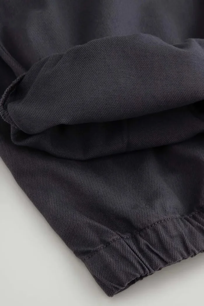 Coccodrillo Детски памучен панталон в сиво с изчистен дизайн WINTER COSY GRIL JUNIOR