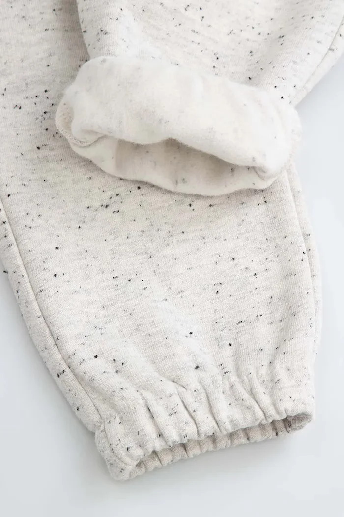 Coccodrillo спортен панталон за бебе с памук бежов със стандартна талия SMALL WONDER UNISEX NEWBORN