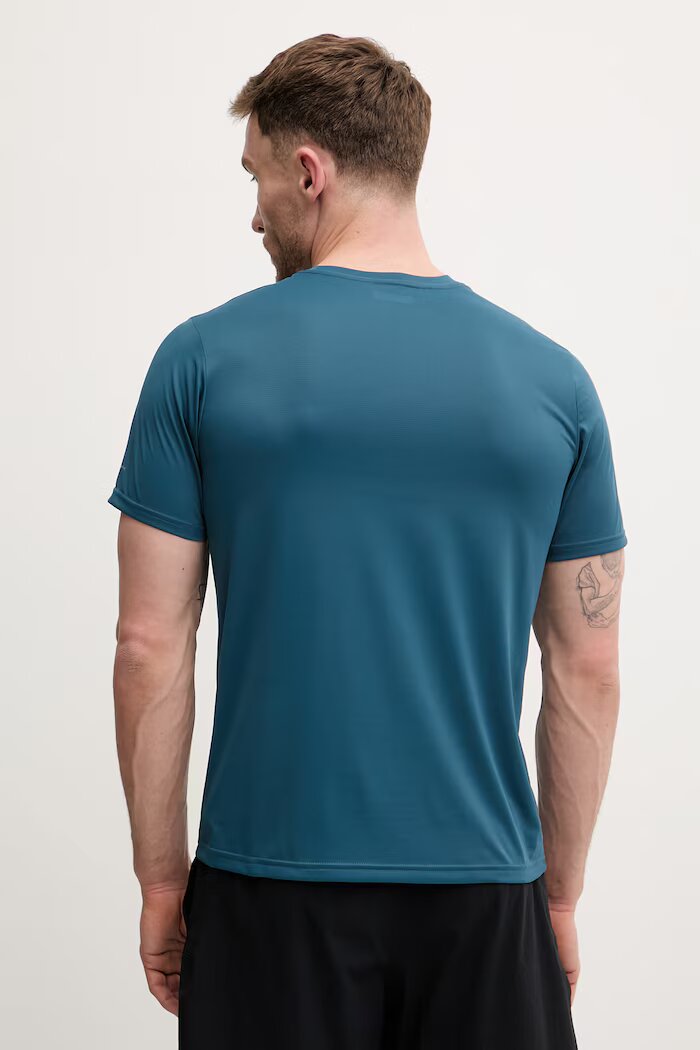 Columbia Спортна тениска Hike в черно с изчистен дизайн 1990391