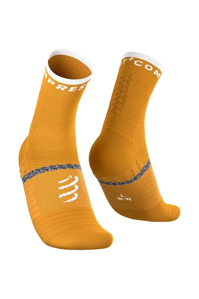 Compressport спортни чорапи Pro Marathon V2.0 жълти SMCU378