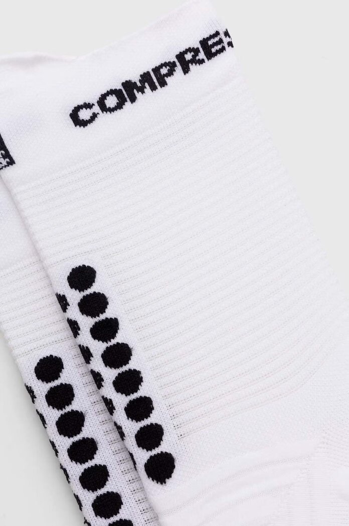 Compressport спортни чорапи Pro Racing v4.0 бели XU00046B5