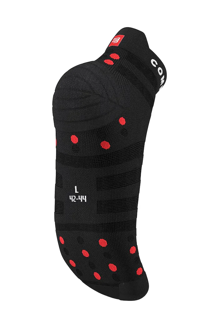 Compressport спортни чорапи ProRacingSocks v4.0 Ultralight черни XU00051B