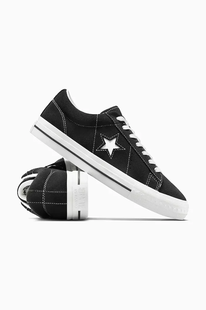 Converse Велурени кецове One Star 95 в черно A14711C