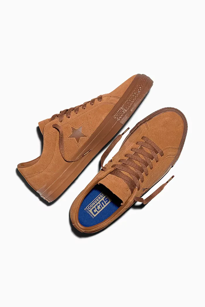 Converse Велурени маратонки One Star Pro мъжки в кафяво A15822C