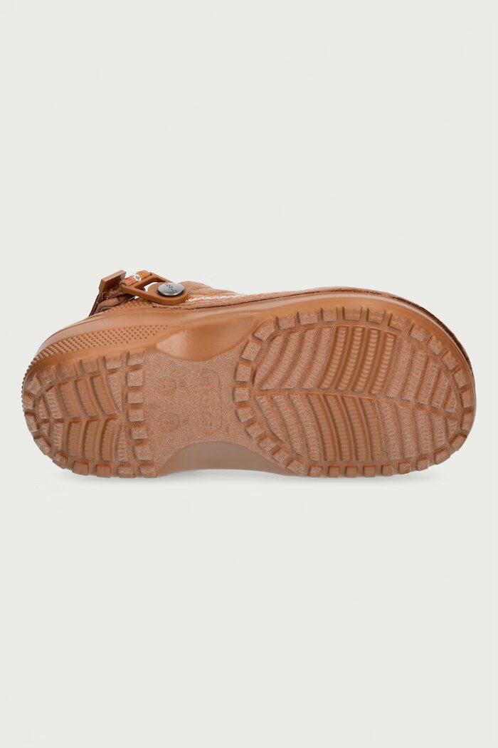 Crocs чехли дамски Classic Crafted Vegan Suede Stitch Clog кафяви 214048