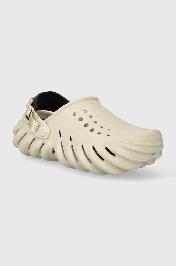 Crocs Чехли Echo Clog в бежово с платформа 207937