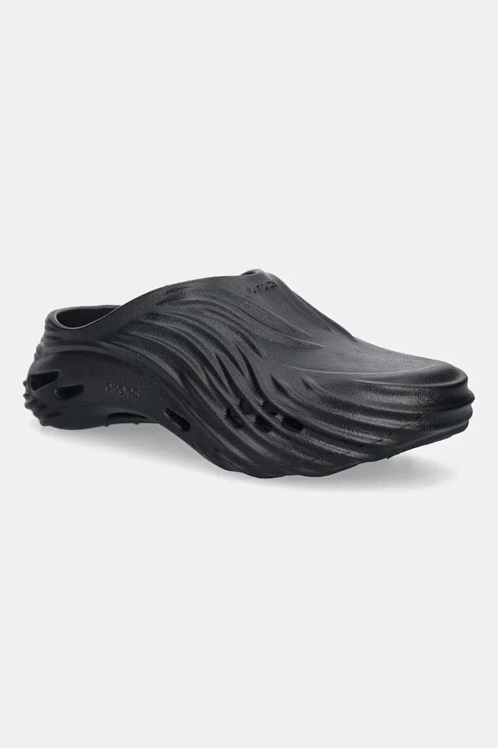 Crocs Чехли Echo Wave Clog в черно 210521
