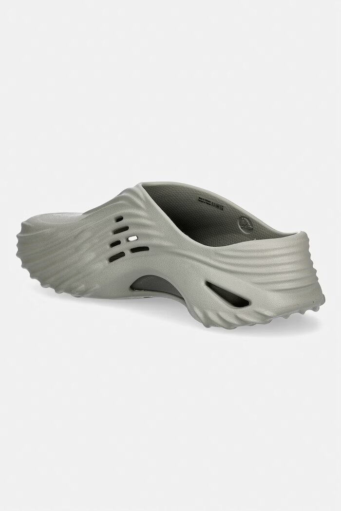 Crocs чехли Echo Wave сиви 210521