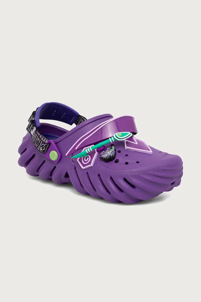 Crocs чехли Yugioh Dark Magician Clog виолетови 213591