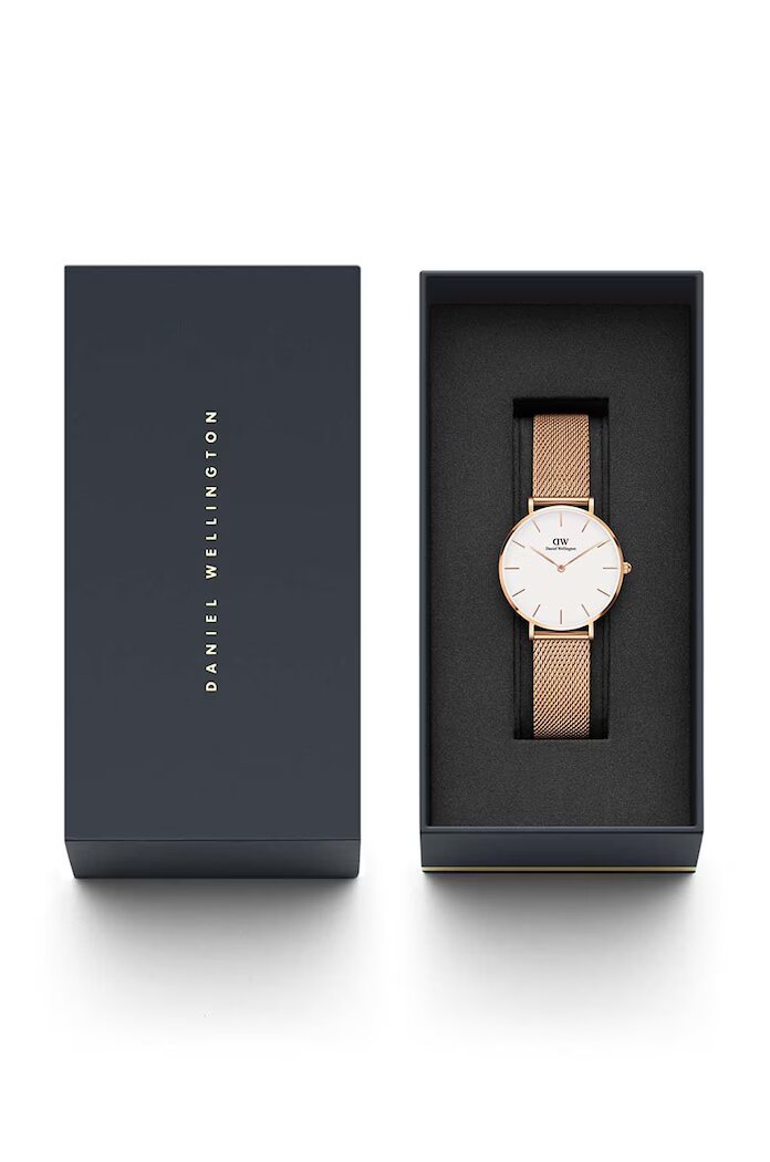 Daniel Wellington Часовник дамски в розово