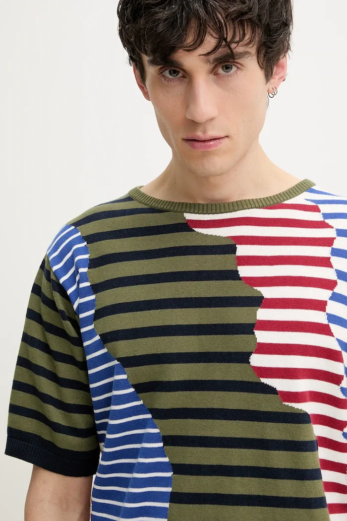 DESIGUAL Памучна тениска TERRANOVA в зелено с десен 25SMTF04