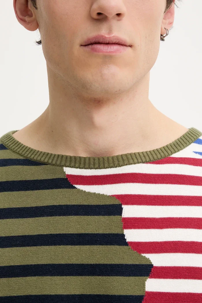 DESIGUAL Памучна тениска TERRANOVA в зелено с десен 25SMTF04