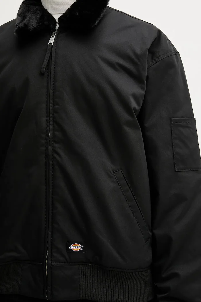 Dickies Яке в черно преходен модел DK0A88BM