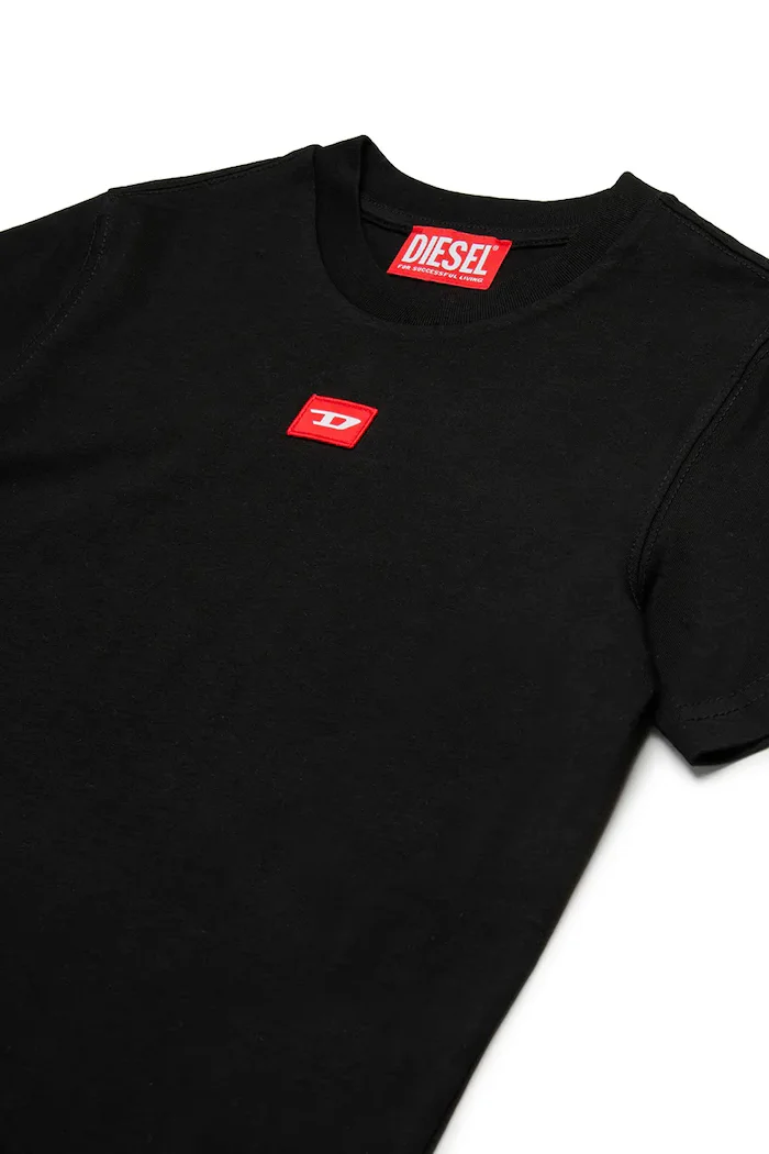 Diesel Детска памучна тениска TXDIEGO T-SHIRT в черно с апликация J02501