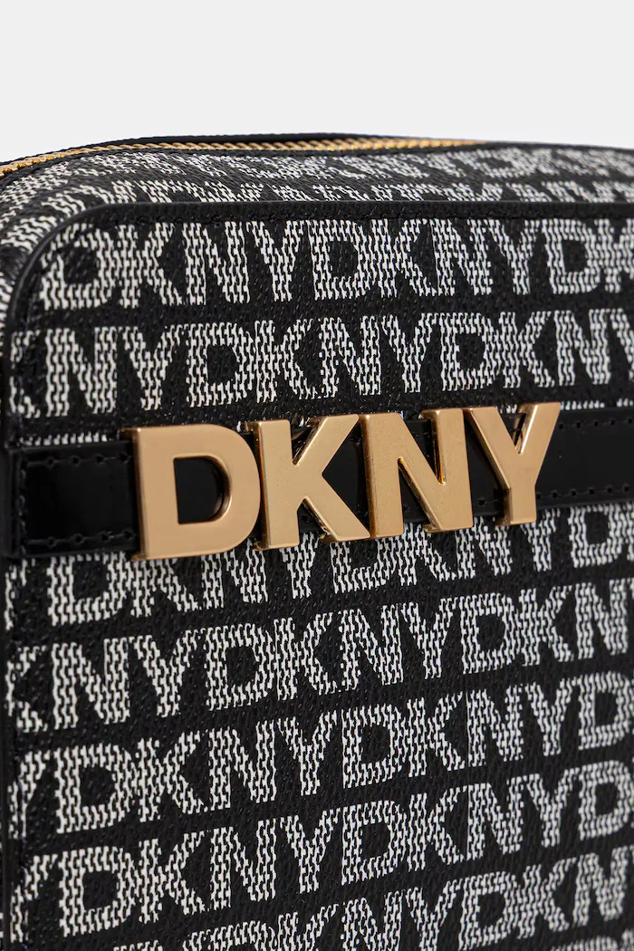 DKNY Чанта в черно R52E5J31