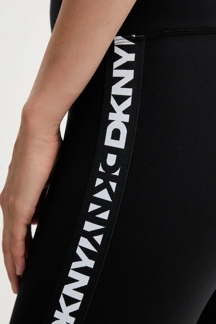 DKNY Клин в черно с апликация DP5P3523