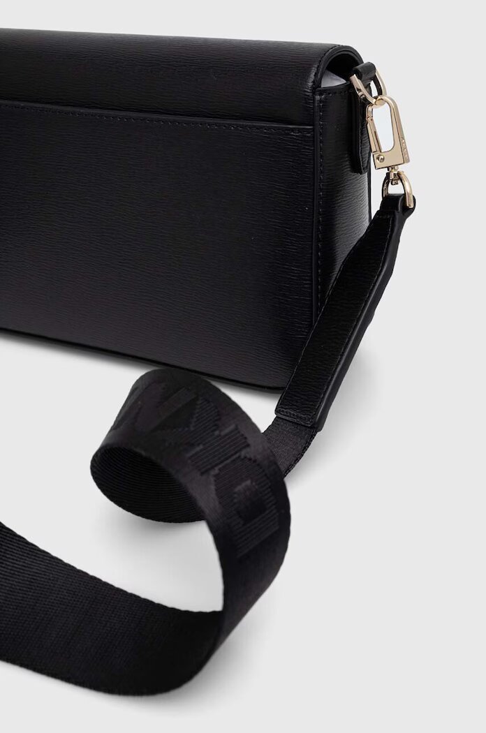 DKNY Кожена чанта в черно R42E3E21