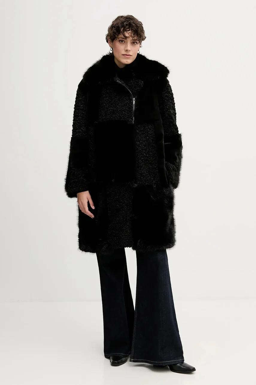 DKNY Палто