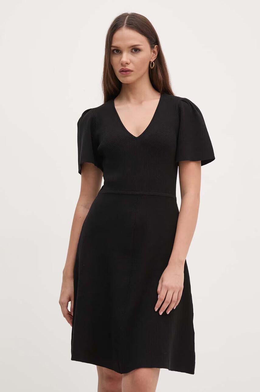 DKNY Рокля