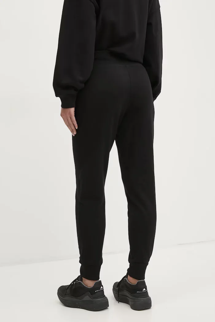 DKNY Спортен панталон в черно с изчистен дизайн DP5P3496