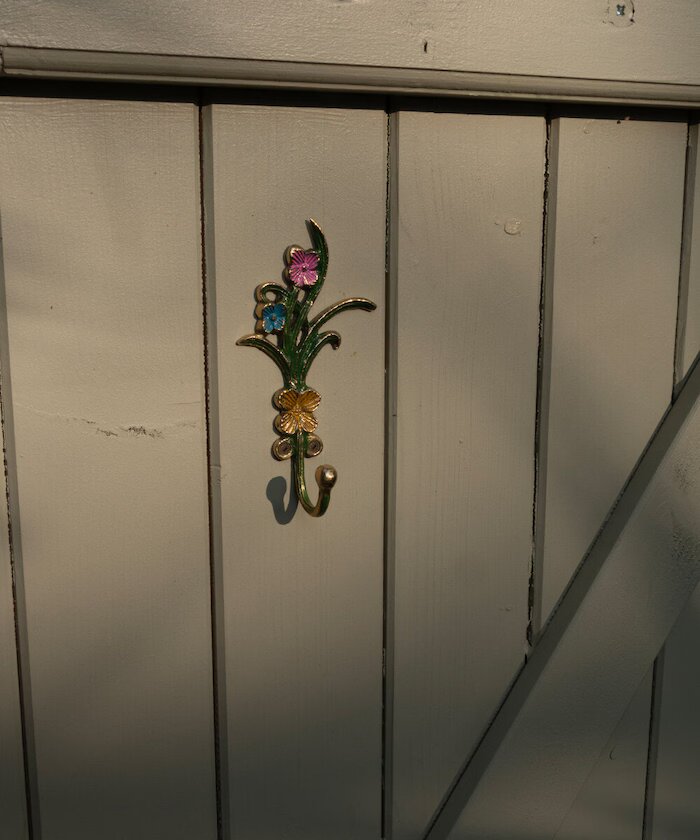 Doing Goods Закачалка за стена Ivy Hook в жълто