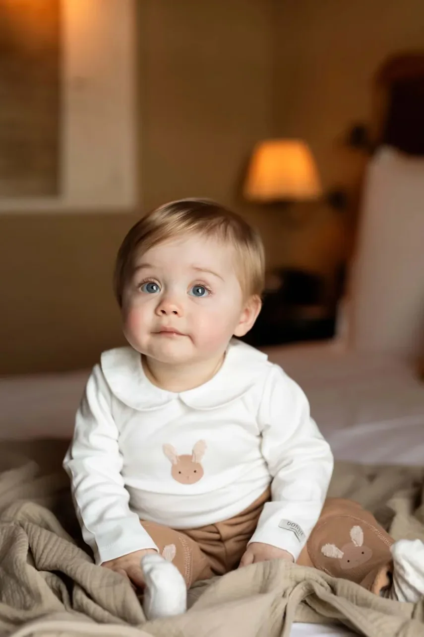 Donsje Бебешко боди от памук Davo Bodysuit Fluffy Bunny