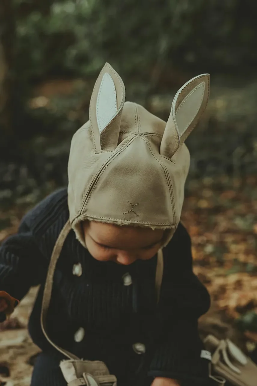 Donsje Детска велурена шапка Kapi Classic Hat Bunny