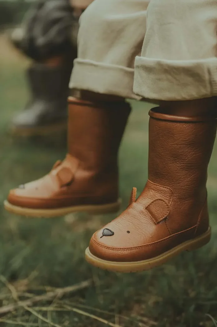 Donsje Детски кожени зимни обувки Wadudu Classic Boots Bear в кафяво 2022001
