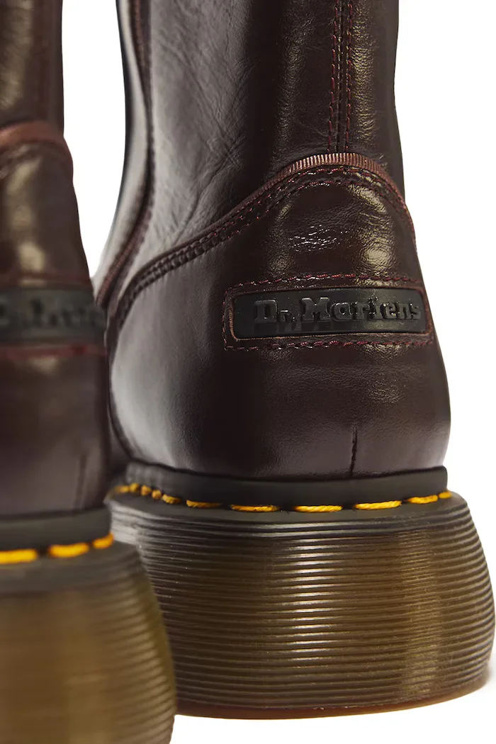 Dr Martens ботуши под коляното дамски от кожа Buzz Hi кафяви DM43156200