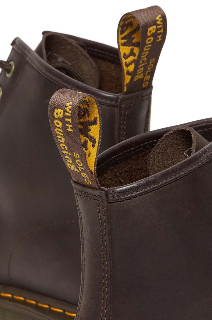 Dr. Martens Кожени боти 101 в кафяво с равна подметка DM27761201