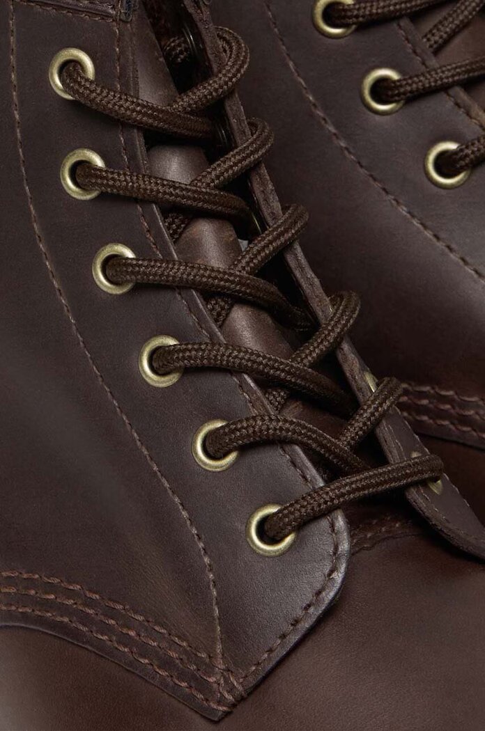 Dr. Martens Кожени боти 101 в кафяво с равна подметка DM27761201