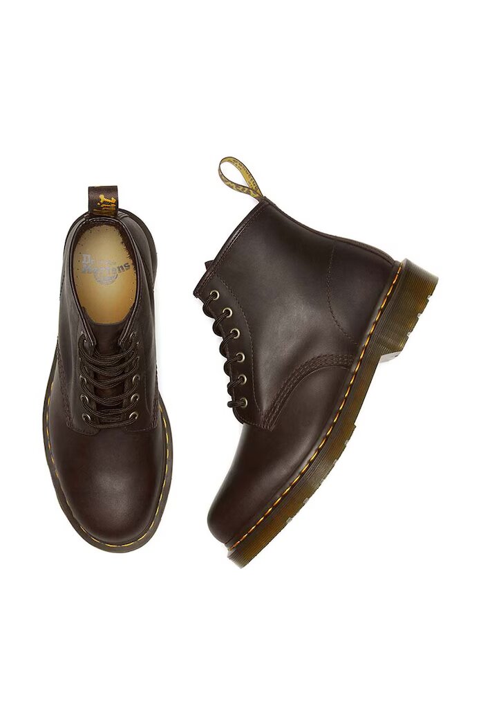 Dr. Martens Кожени боти 101 в кафяво с равна подметка DM27761201