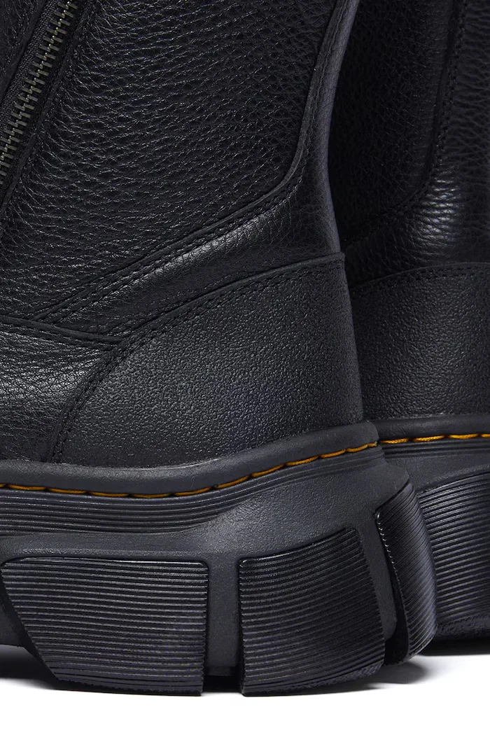 Dr Martens Кожени боти DMXL Rigger в черно с платформа DM41192001