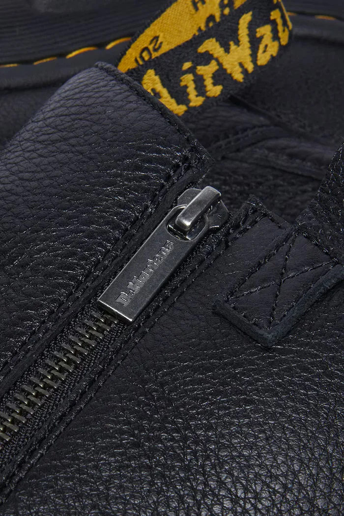 Dr Martens Кожени боти DMXL Rigger в черно с платформа DM41192001