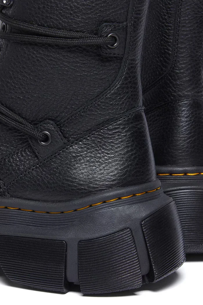Dr. Martens Кожени боти DMXL в черно с платформа DM41646001