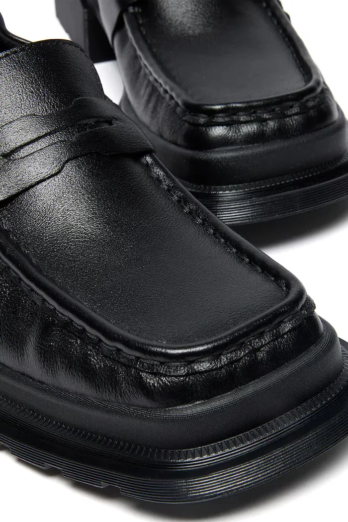 Dr. Martens Кожени мокасини Maybole Loafer в черно с платформа DM42063001