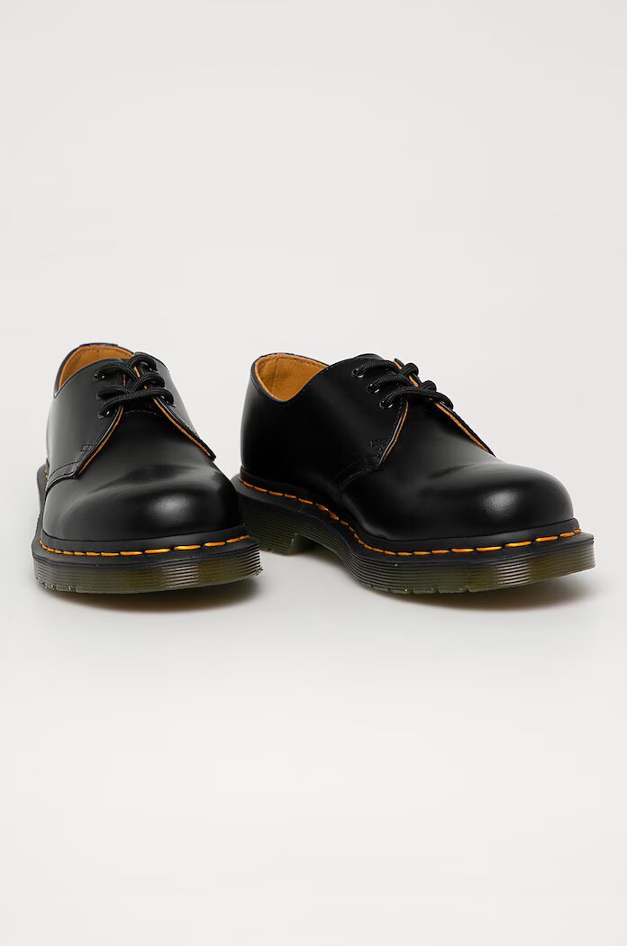 Dr. Martens Кожени половинки обувки 1461 в черно с равна подметка 11838002